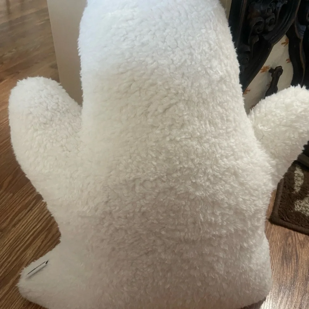 NEW Novogratz JUMBO white ghost pillows SET OF 2 viral TikTok